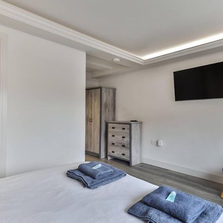 Spacious, Modern 2 Bed Apartment With Ensuites 谢菲尔德 外观 照片